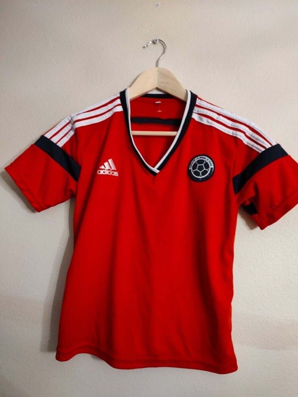 Boys Youth Colombia Red Jersey Youth Size 12